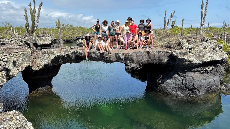 USF students in Galapagos